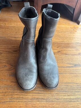 Frye Gray Leather Pull-On Chelsea Boots